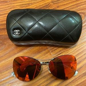 Chanel Woman Sunglasses and Case
